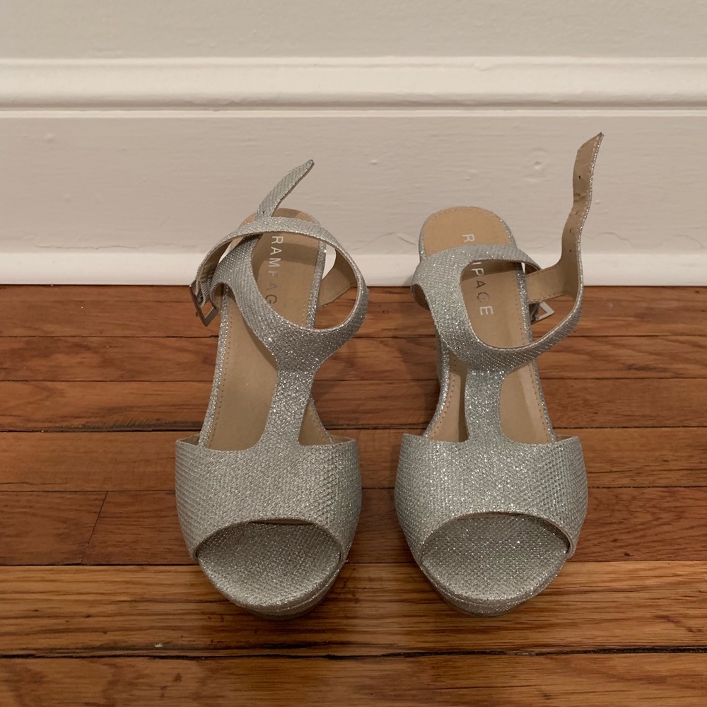 Silver, platform, comfort.